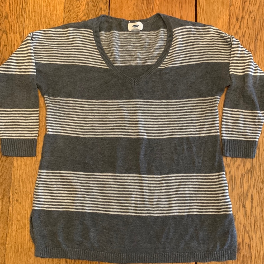 Gray, striped, v-neck Old Navy sweater, 3/4 sleeves, size small